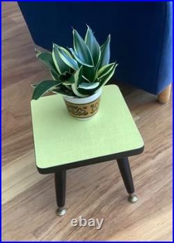 MID CENTURY Small SIDE TABLE RARE RETRO 1960s ATOMIC Era Legs EXCELLENT COND/N