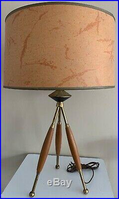 Vintage 60s Atomic Brass Wood Tripod Table Lamp Mid Century Modern Lightolier